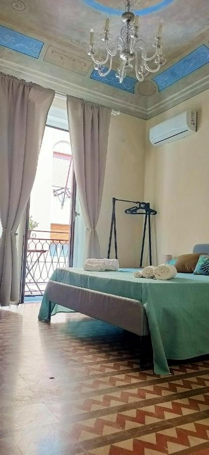 Domus Maqueda Bed & Breakfast Palermo Exterior photo